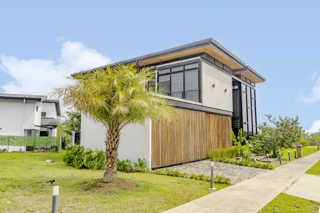House for Sale in Hacienda Los Reyes, Guácima: Elegance and Comfort in an Exclusive Setting