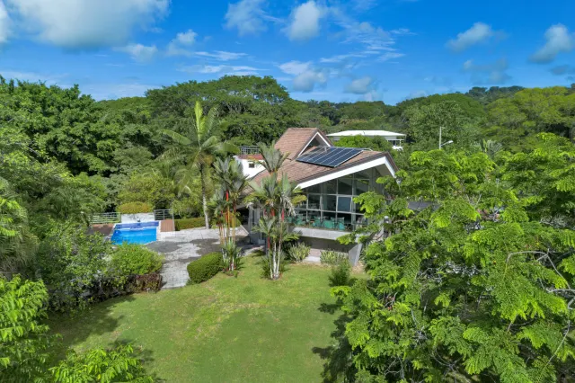 Modern Jungle Villa in Las Delicias – Santa Teresa