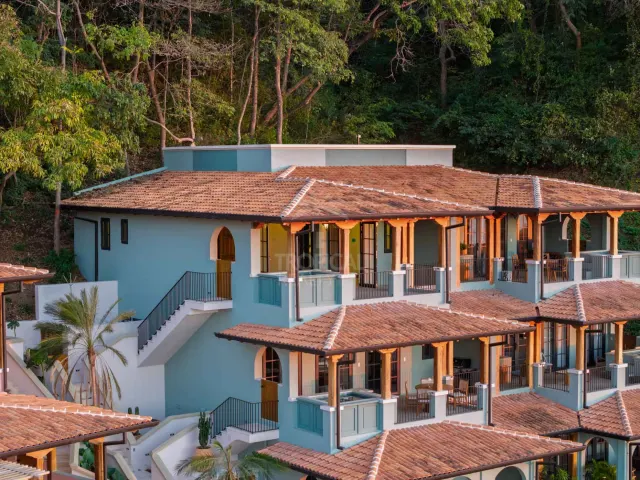 Condo de Lujo en Venta en Las Catalinas con Vista Panorámica al Océano y Piscina Privada