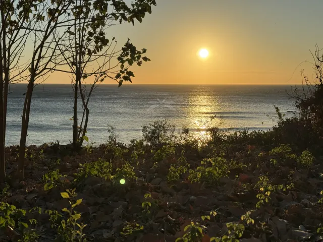 Lote en Venta Frente a Playa Lagartillo, Avellanas Guanacaste