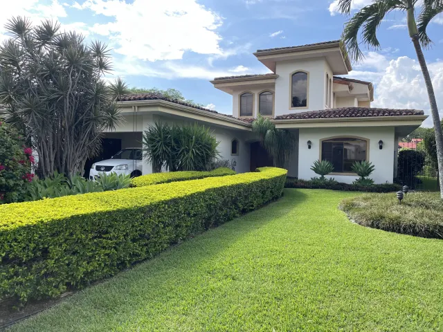 Valle del sol casa en venta con piscina propia