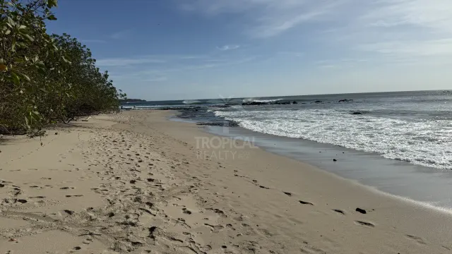 ULTIMATE OPPORTUNITY IN PLAYA LANGOSTA Tamarindo: Prime Ready-to-Build Lots Just Steps from the Ocean