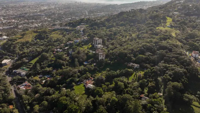 Exclusiva Parcela de Desarrollo de 10.5 Hectáreas en Alto Las Palomas, Santa Ana – Vistas Inigualables y Privacidad