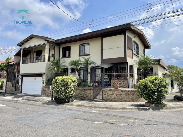 Rohrmoser Roma, Pavas casa en venta con apartamentos