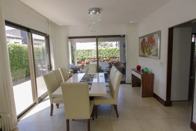 House for Sale: Lomas del Valle Condominium, Santa Ana