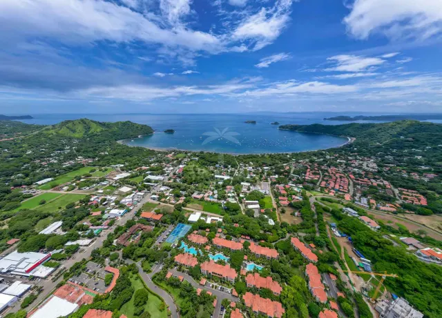 Condo de Lujo en Venta en Pacifico Playas del Coco – Beach Club Exclusivo y