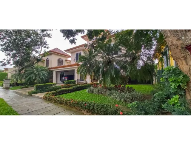 Casa Independiente para Venta, en Valle del Sol.