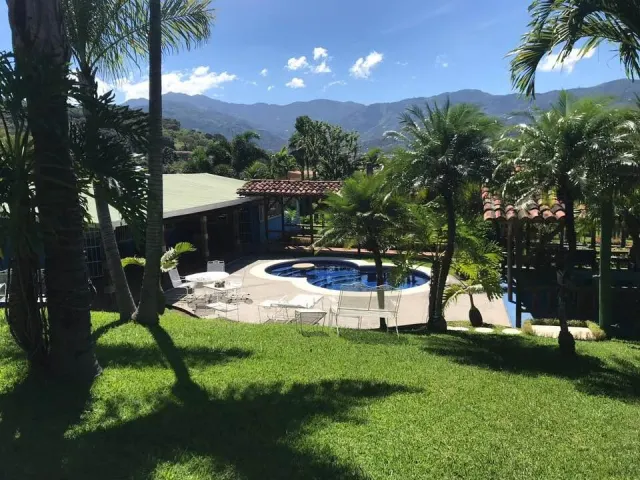 Country House in Pozos, Santa Ana