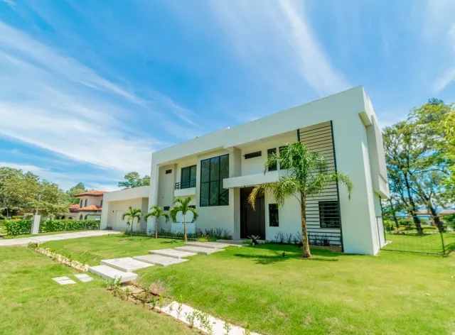 Casa de lujo en venta en La Guácima, Condominio Hacienda Los Reyes