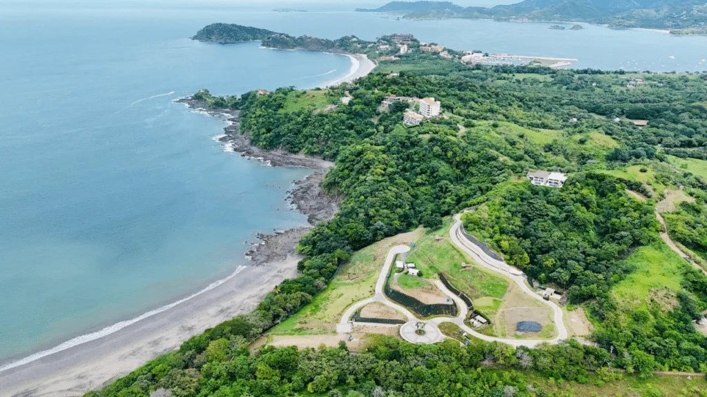 Vista aérea de la costa entre Flamingo y Brasilito, Guanacaste